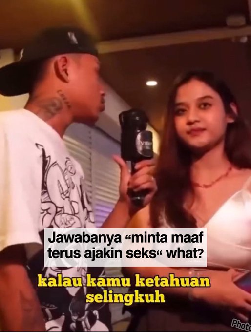 Viral! Cewek super hyper disuruh pilih "kiss or slap," reaksinya tak terduga dan bikin netizen ngakak! Video lucu ini ramai di TikTok dan Instagram.