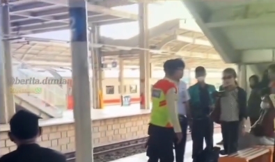 Ibu Ngamuk di Stasiun, Kesal Saat Bikin Konten Dihalangi