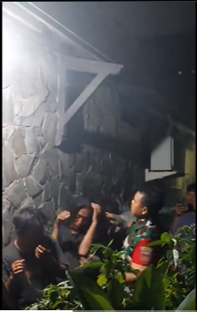 Semarang – Suasana di sekitar Jalan Srondol, Banyumanik, Kota Semarang, mendadak tegang pada Minggu malam (6/10/2024) ketika sejumlah pemuda tertangkap basah oleh warga dan beberapa anggota TNI