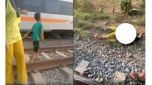 4 orang tewas tertabrak kereta di Karawang saat bermain di rel