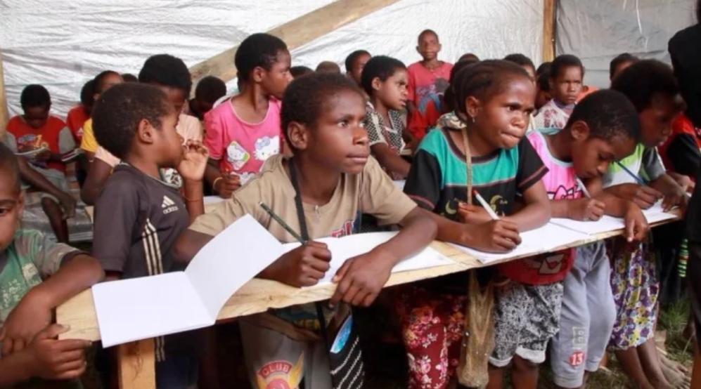 Ketegangan di Sekolah: Anak-anak di Papua Terkejut oleh Suara Tembakan