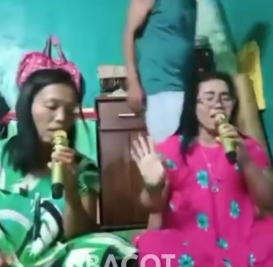 VIRAL! Suami Tikam Istrinya Saat Istri Lagi Asik Live